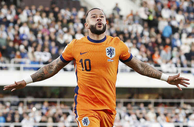 Depay lập kỷ lục trong chiến thắng 8-0 của Hà Lan