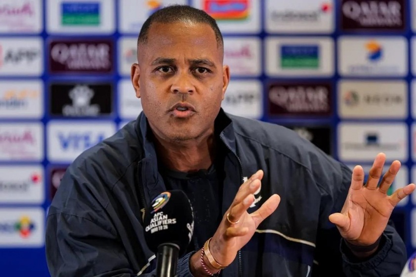 HLV Kluivert nói điều bất ngờ sau thảm bại của Indonesia