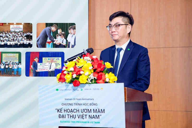 Ngân hàng Cathay United Bank trao học bổng cho học sinh vượt khó Quảng Nam