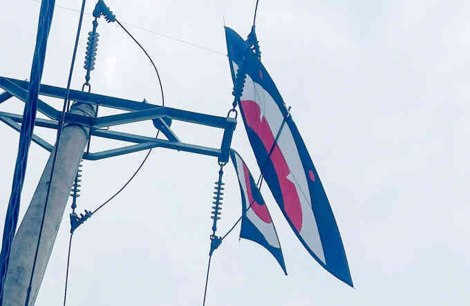 Ba học sinh bị phóng điện khi gỡ diều mắc đường dây cao thế