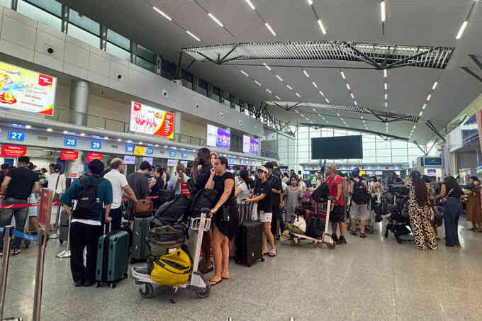Nhiều chuyến bay đến Đà Nẵng bị hoãn, hủy do bão