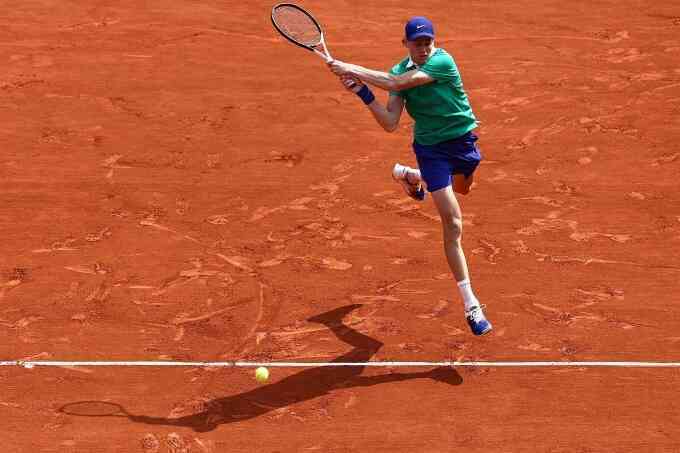 Sinner và cú trái đỉnh cao ngang ngửa Djokovic