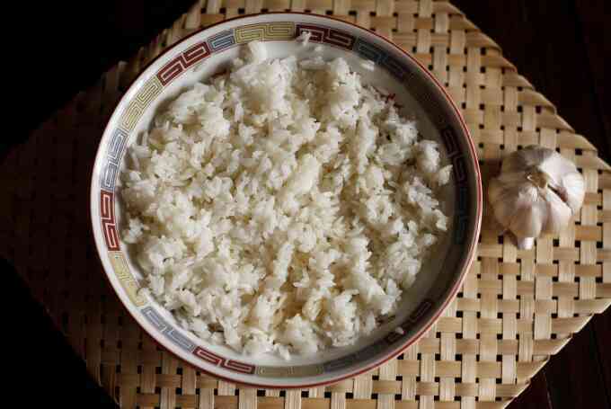 Ăn cơm nóng hay nguội tốt hơn?