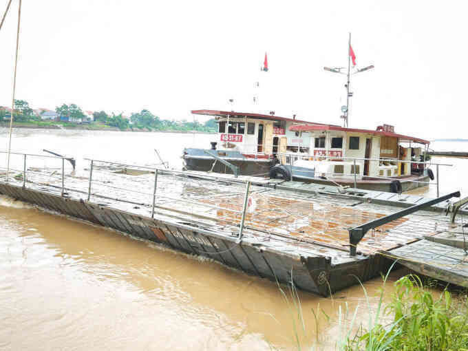 Nối lại cầu phao Phong Châu