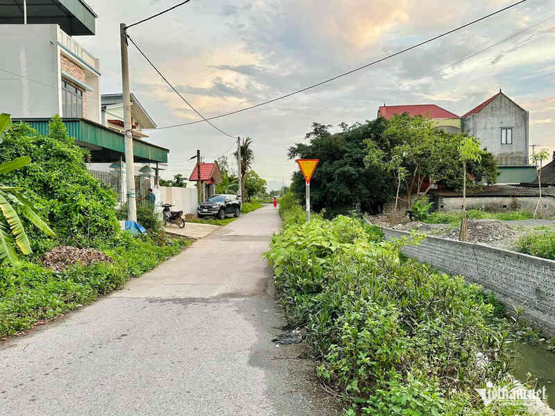 Tự ý xây nhà vượt diện tích đất ở có được chuyển đổi để cấp sổ đỏ?
