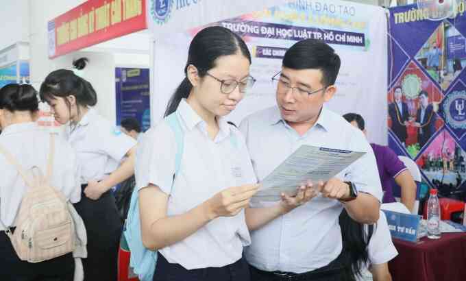 Đại học Luật TP HCM cộng điểm xét tuyển từ IELTS 5.5