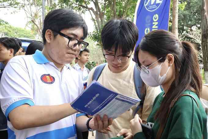 Điểm sàn Đại học Khoa học Xã hội và Nhân văn TP HCM dự kiến 18-20