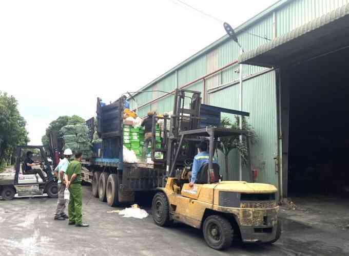 Gần 10 tấn vú heo, dồi trường nhiễm khuẩn chuẩn bị ra thị trường