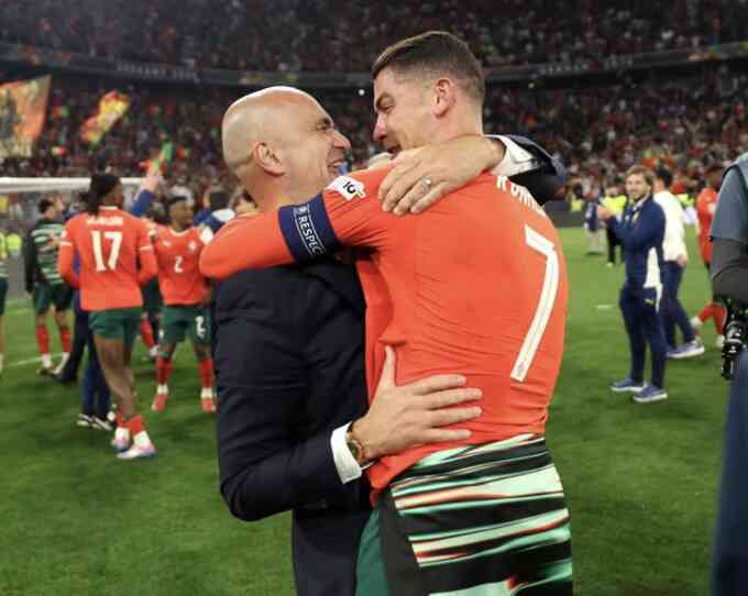 HLV Roberto Martinez: `Cơ thể Ronaldo được dẫn dắt bởi tâm trí`