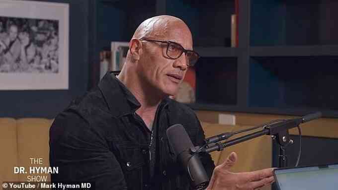 The Rock chống chọi bệnh tật trong nhiều năm