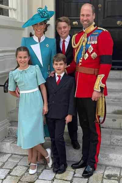 Mẹ con Vương phi Kate Middleton diện đồ đôi