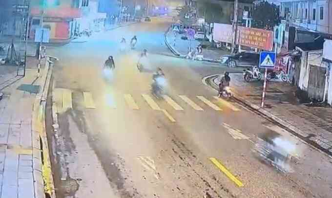 11 thanh thiếu niên bị khởi tố tội giết người