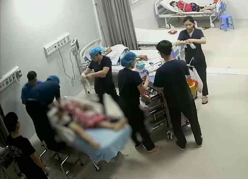 30 phút nỗ lực cấp cứu người đàn ông bị sét đánh