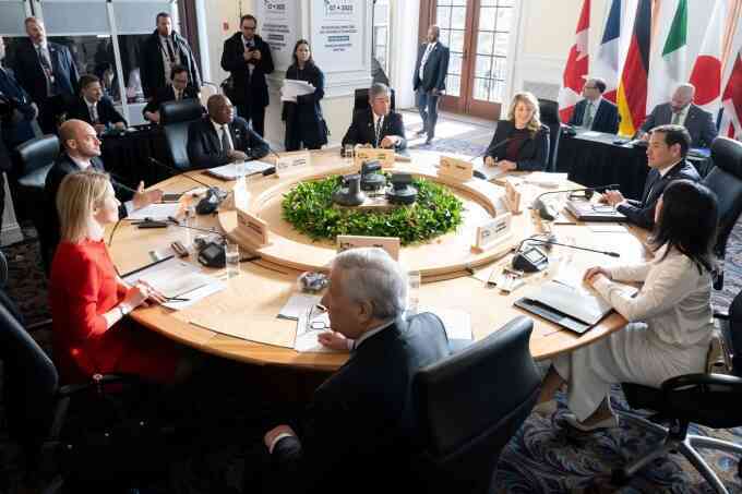 Thuế quan của ông Trump phủ bóng hội nghị G7