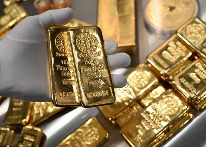 Các ngân hàng trung ương chuộng vàng hơn USD