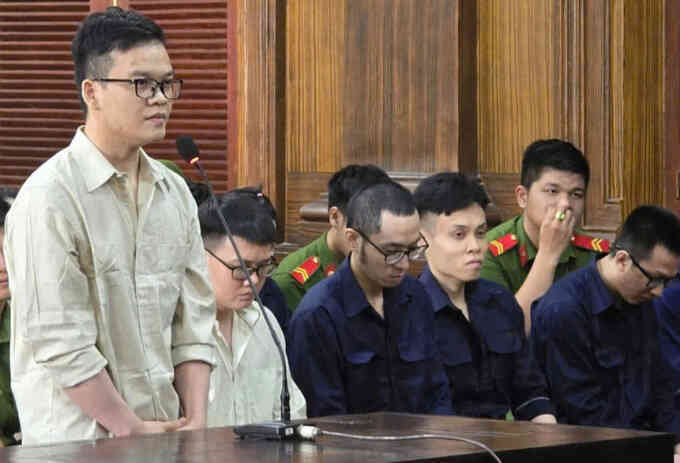 Chiêu ghép ảnh khiêu dâm để đòi nợ của nhân viên công ty tài chính