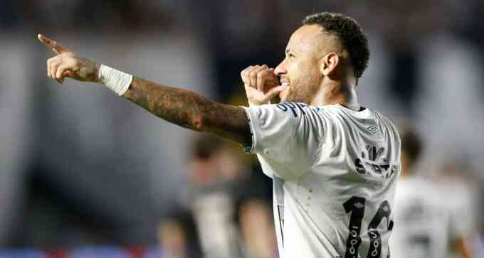 Neymar không muốn bị so sánh với Messi