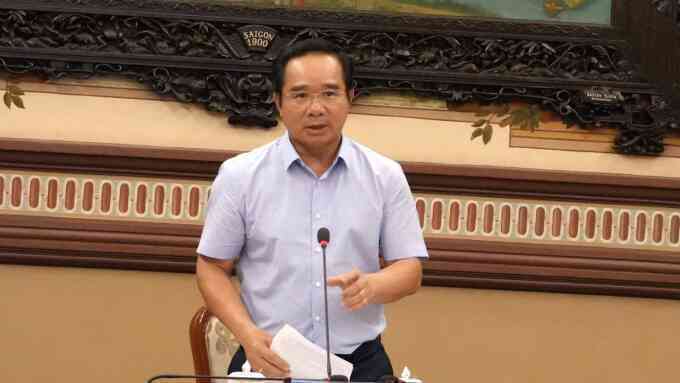 Chủ tịch TP HCM: Sẽ nghiên cứu bỏ giấy phép xây dựng