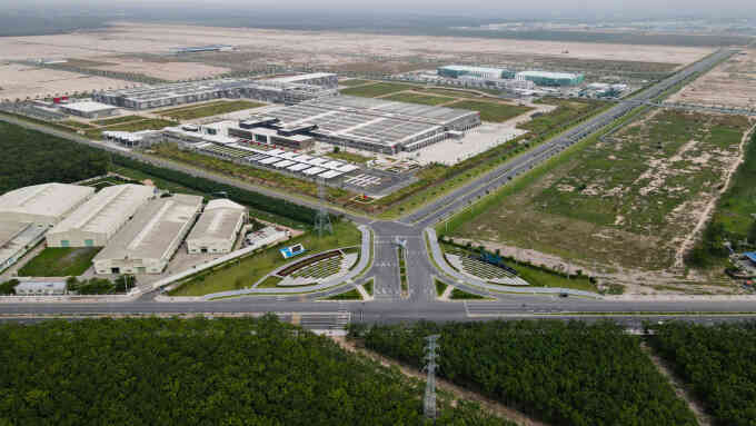 Giá thuê nhà kho xây sẵn phía Nam tăng nhẹ
