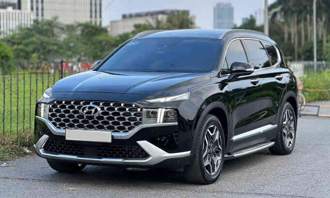 Hyundai Santa Fe máy dầu cũ đắt hơn xe mới
