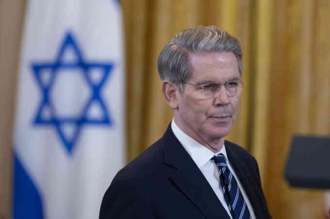 Ông Scott Bessent: 