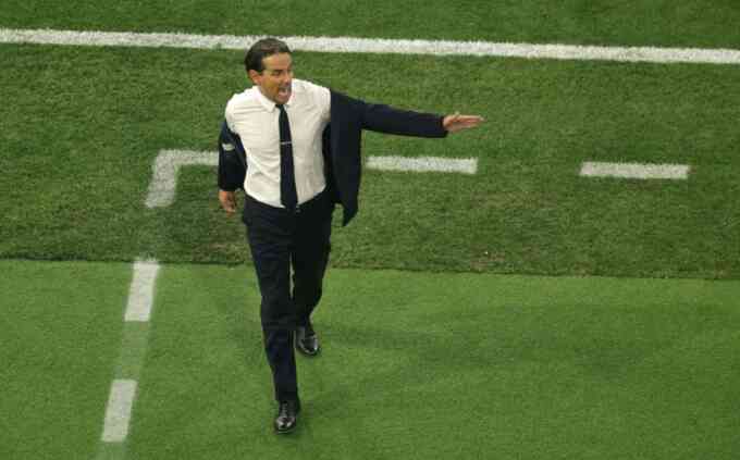 Truyền thông Italy quay lưng với HLV Inzaghi