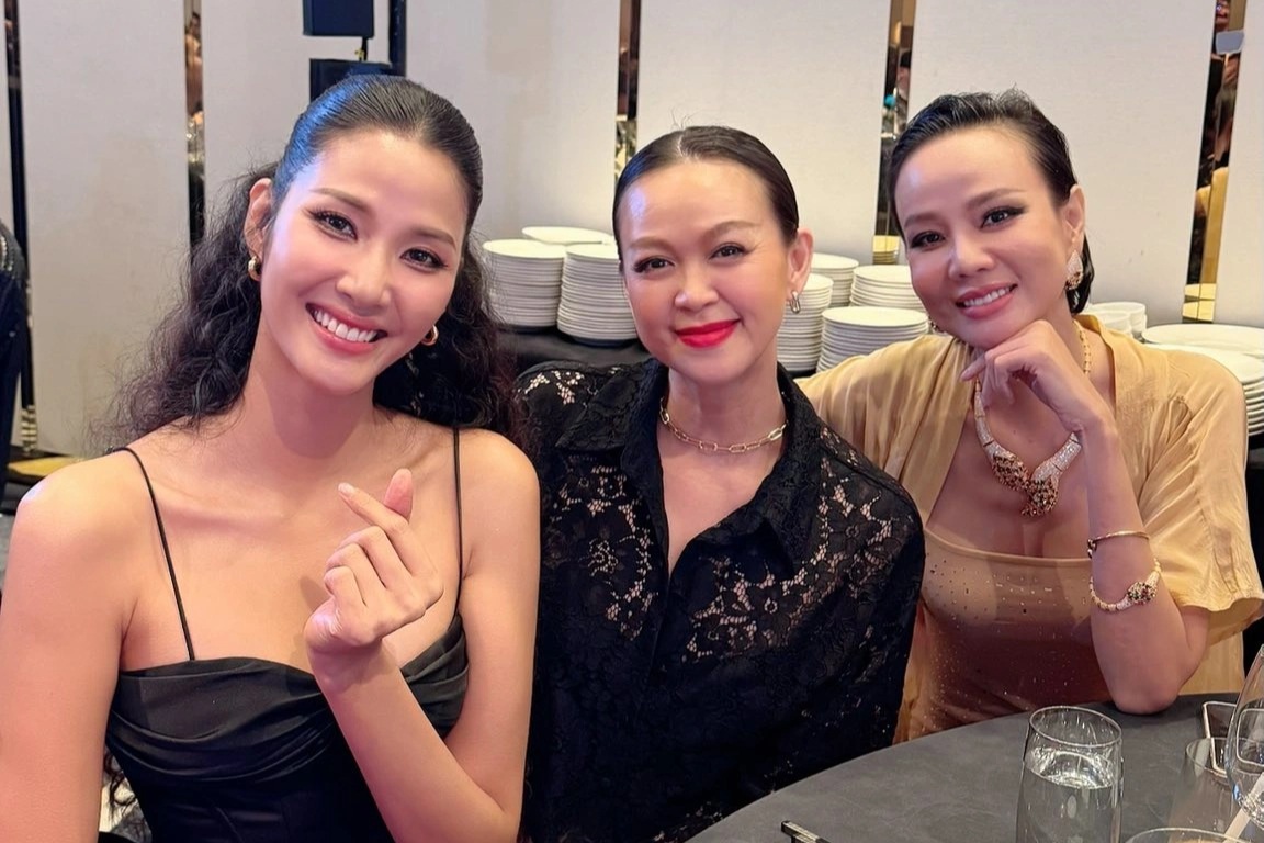 "Những cô gái chân dài" Ngọc Nga, Dương Yến Ngọc tái hợp sau nhiều năm