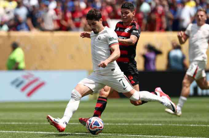 Chelsea thảm bại trước CLB Brazil
