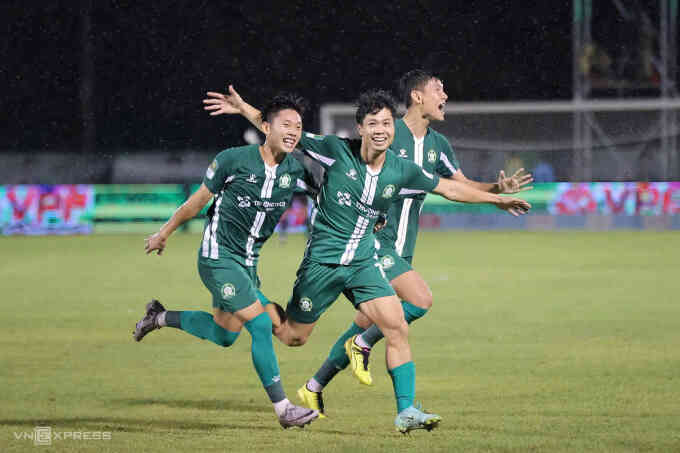 Kịch bản để đội của Công Phượng giành nửa vé lên V-League