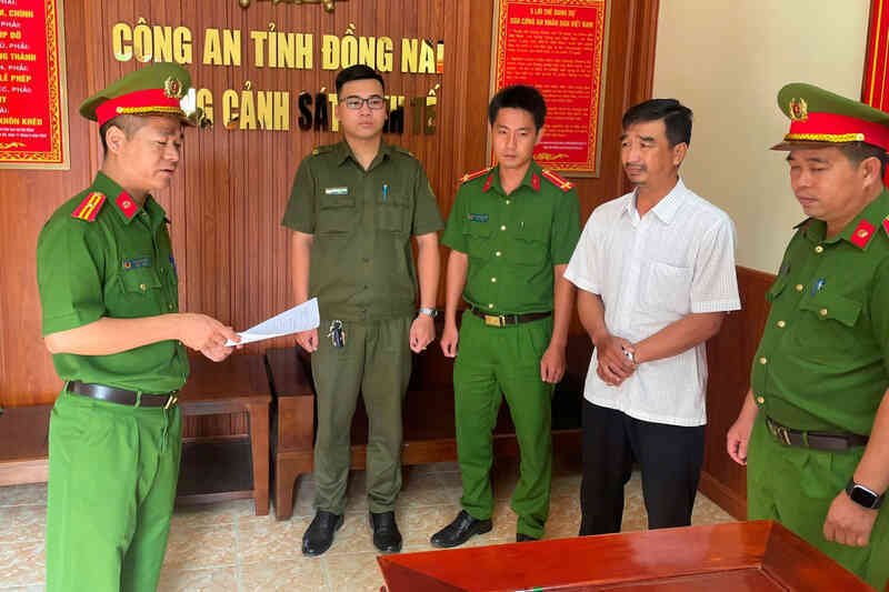 Bắt nhân viên điện lực lừa người dân hơn nửa tỷ đồng làm đường điện