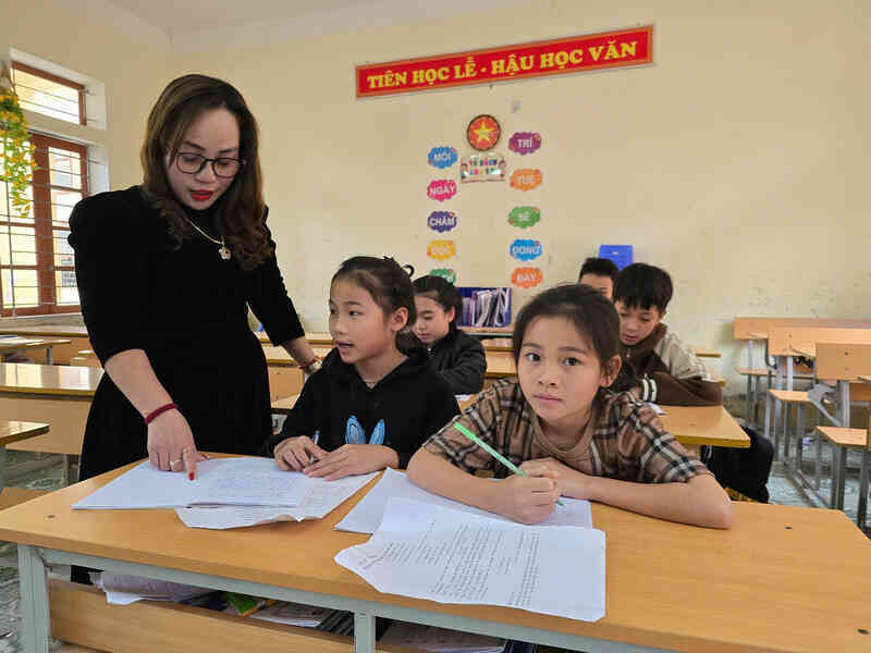 Dạy thêm trong nhà trường, mỗi lớp dạy thêm không được vượt quá 45 học sinh