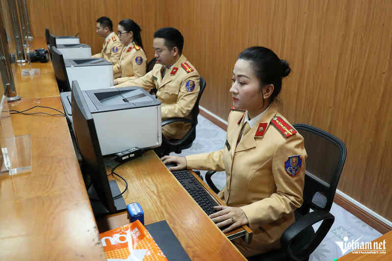 Định cư ở nước ngoài, bằng lái B2 sắp hết hạn có đổi được không?