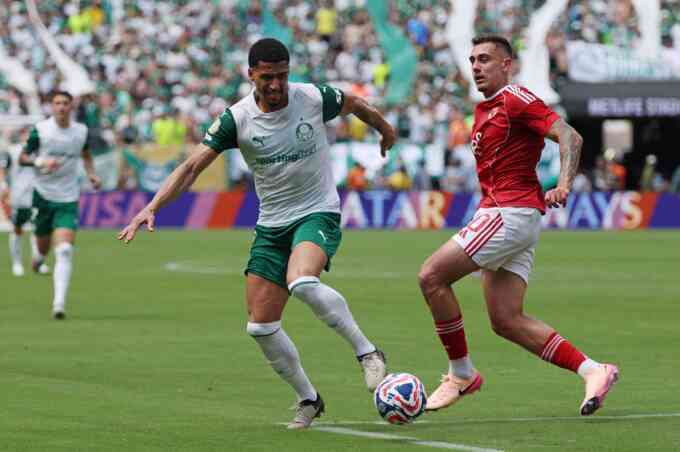 Cầu thủ Palmeiras hứa mừng kiểu Ronaldo nếu `xé lưới` Inter Miami