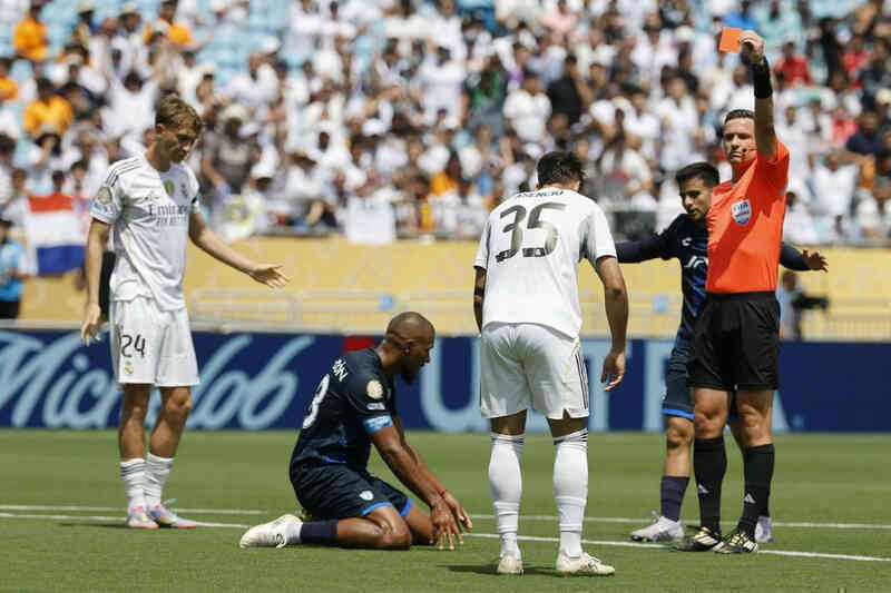 Real Madrid bùng nổ kịch tính: ‘Kền kền’ thức tỉnh sau tai họa