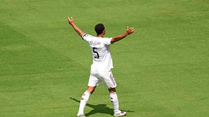 Real thắng lớn dù mất người ở Club World Cup