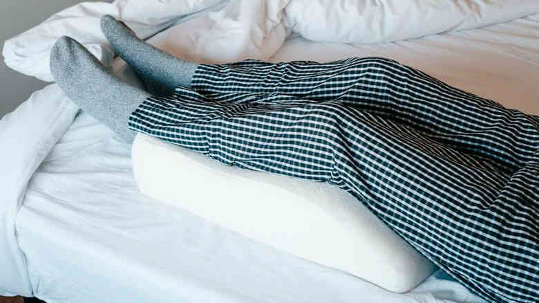 Tư thế ngủ có thể giảm sưng và cải thiện sức khỏe tim mạch