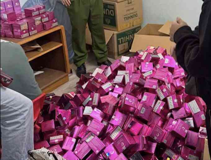 Xưởng sản xuất kem giả làm trắng da bị phát hiện