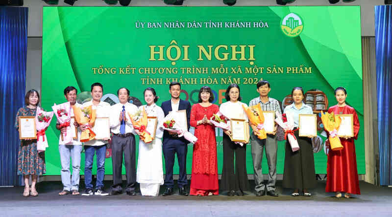 Yến Sào Hoàng Kim nhận chứng nhận OCOP 4 sao