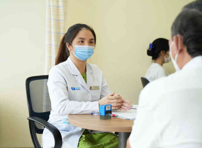 Ngồi nhiều ảnh hưởng xương khớp như thế nào