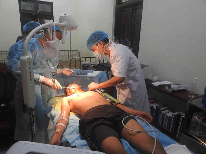 Ngư dân bị cá kìm đâm trọng thương