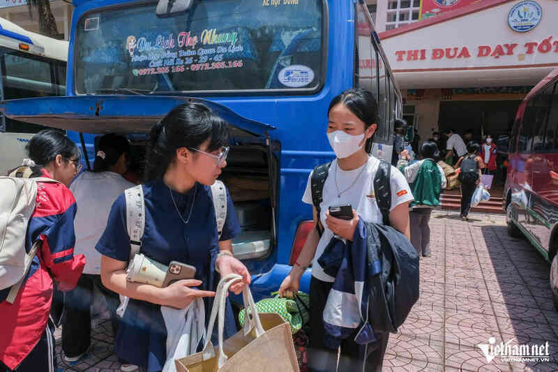 144 sĩ tử Bắc Giang được ‘hộ tống’ ăn, ở tại điểm thi vì lý do đặc biệt