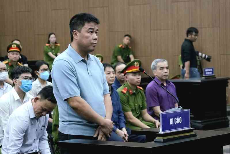 Chưa "bôi trơn", dự án của Phúc Sơn cứ trình lên lại bị trả
