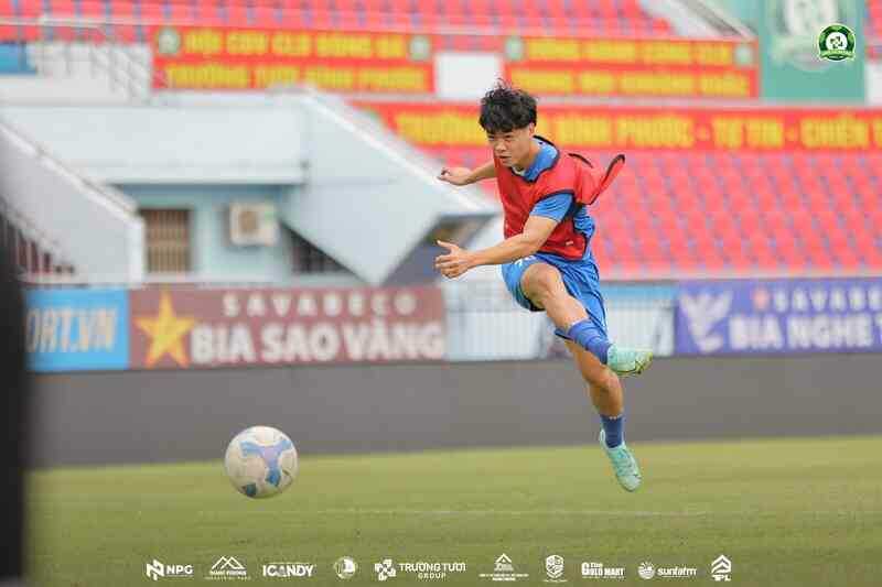 Công Phượng tái ngộ thủ môn Bùi Tiến Dũng ở trận tranh vé vớt V-League