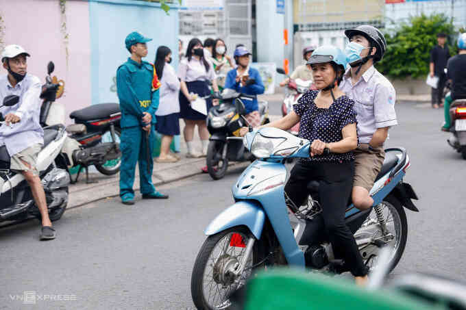 Nam sinh cụt tứ chi muốn tự viết bài thi tốt nghiệp dù được miễn