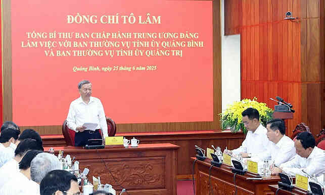 `Sáp nhập Quảng Bình, Quảng Trị để hình thành cực tăng trưởng mới`