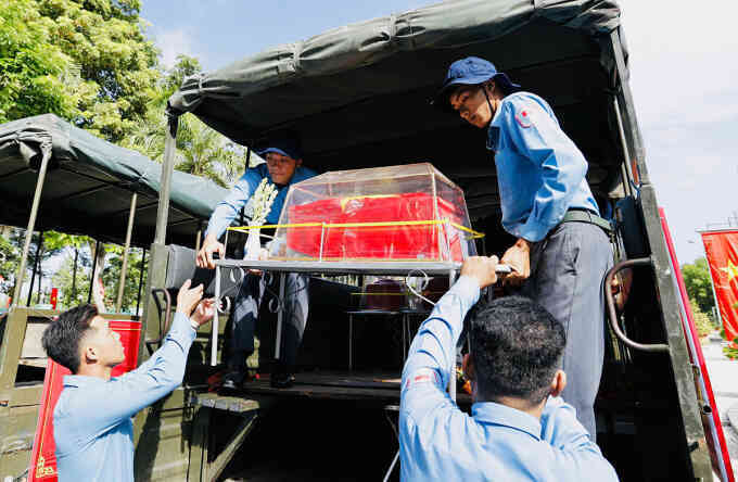 Đón 358 hài cốt liệt sĩ hy sinh tại Campuchia về nước