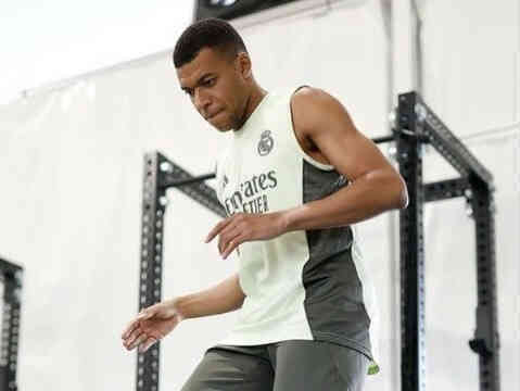 Mbappe gặp bất ổn lớn, bị loại khỏi trận Real Madrid đấu Salzburg