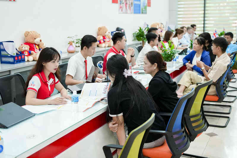 UEF nhận đăng ký xét học bạ tổ hợp 3 môn lớp 12 từ 18 điểm đến 15/7