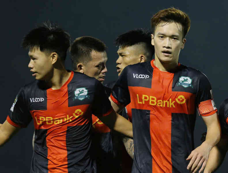 V-League: Đắt liệu có xắt ra miếng?