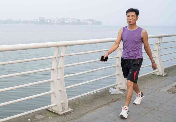 Nên đi bộ bao nhiêu bước mỗi ngày?